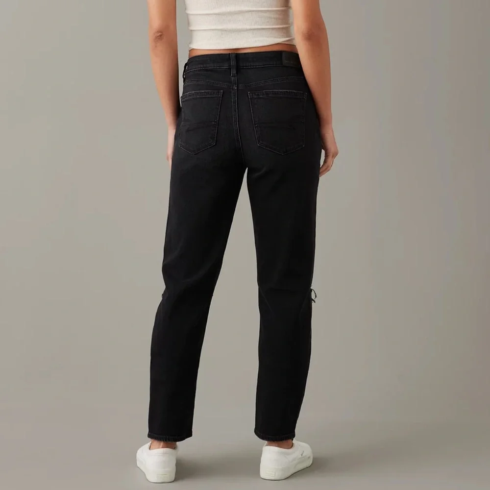 American Eagle Strigid Mom Jeans Destroyed Black 14 NWT - Picture 11 of 14